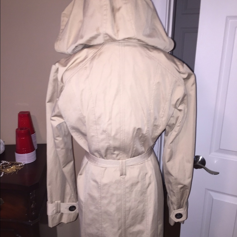 Ellen Tracy Beige Double-Breasted Trench Coat - Picture 3 of 5